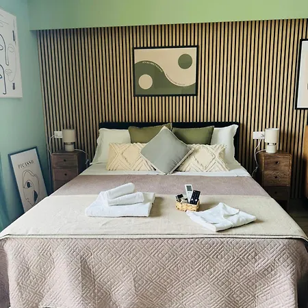 La Botanica - Station Apartment